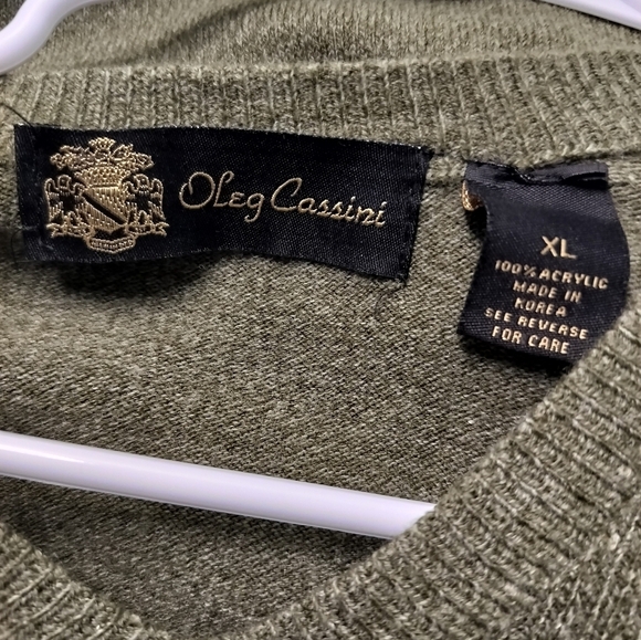 M403) Vintage Oleg Cassini Olive Green V-Neck Acrylic Pullover Sweater Size XL - Picture 6 of 7